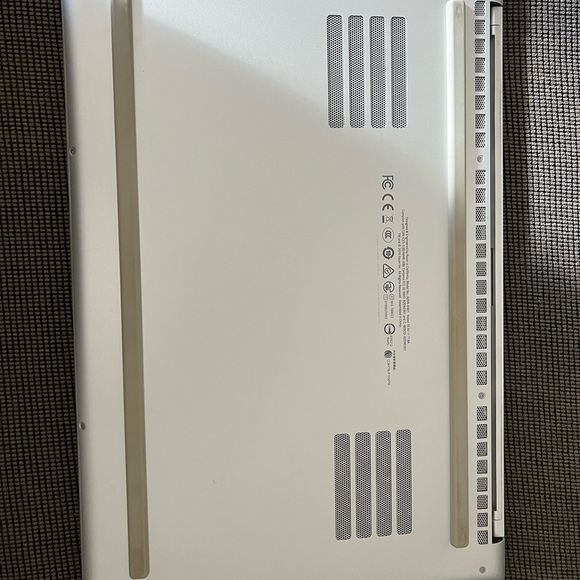 Razor Gaming Laptop - Picture 4 of 8